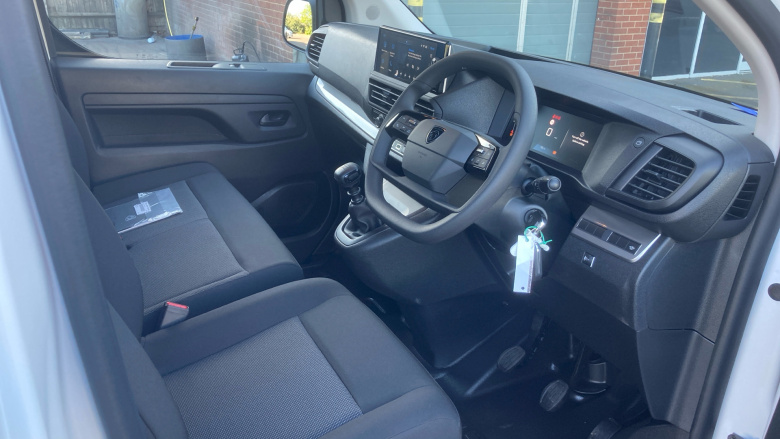 Peugeot Expert L1 Diesel 2.0 BlueHDi 145 Professional Crew Van
